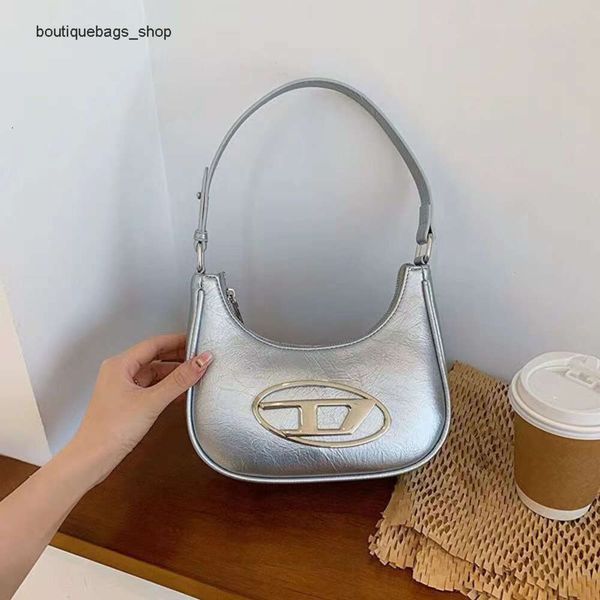 Barato por atacado liberação limitada 50% desconto bolsa doce e legal picante estilo menina bolsa feminina nova pequena textura popular axilas versátil ombro