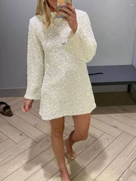 Sıradan elbiseler moda parlayan pullu bowknot mini elbise alevlendi kol parlak parıltı kısa seksi kesim bandaj parti beyaz