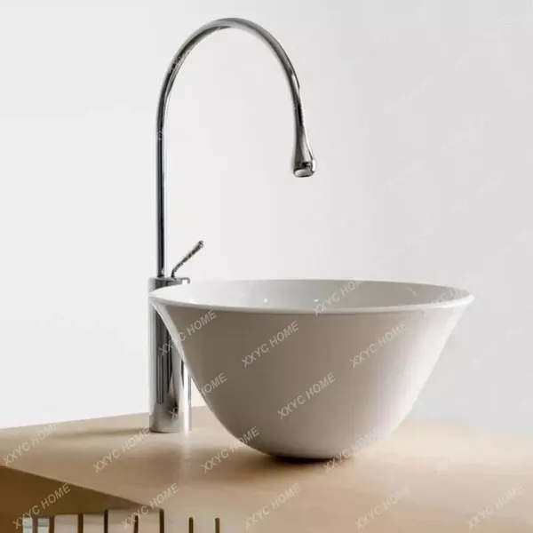 Rubinetti per lavandino del bagno Rubinetto per lavabo da tavolo in stile europeo Moderno semplice lavaggio leggero Lusso e rame freddo