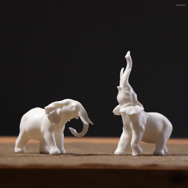 Figurine decorative Cina Elefante bianco Blanc De Chine Opere d'arte Dehua Artigianato in ceramica Mini figurine di animali Collezioni d'arte Neo cinese