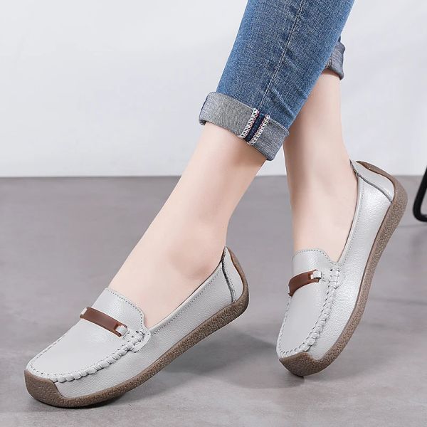 Stivali 2022 Nuove scarpe in pelle autentica Donna Slip on Women Flats Moccasins Femine da donna Spring Autumn Mother Shoe