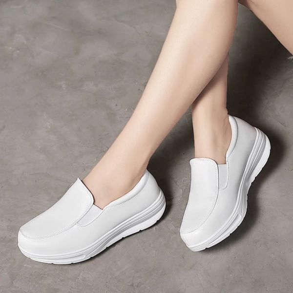 Sapatos sapatos femininos sapatos de panos de cunhas slipon shake shake but grost confortável enfermeira de enfermeira tênis brancos mulheres mulheres