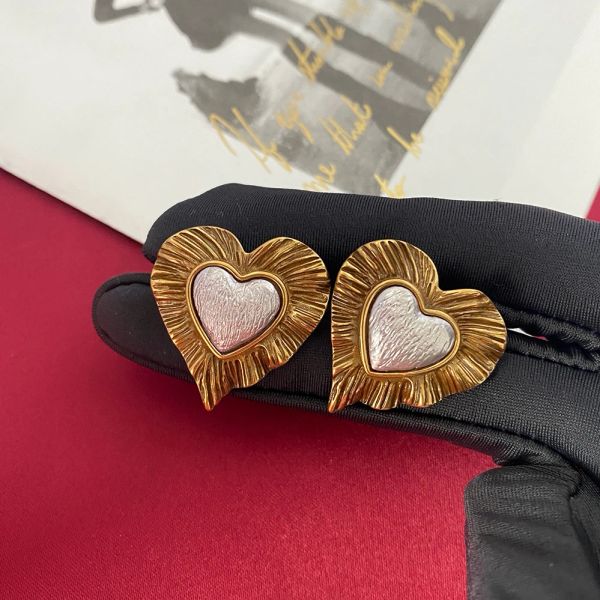 Vintage famosa marca de bronze coração brincos para mulheres alta qualidade jóias luxo designer festa pista moda