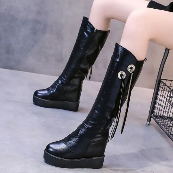 Botões calçados de calcanhar muito alto Botas de tassel sapatos longos para mulheres Plataforma de joelho de inverno VENDA BOTA GOTHIC EMPERMACIDADE NOVO EM