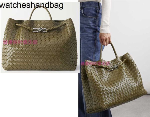 Сумочка BottegaVenetas Andiamo Bags из натуральной кожи Week China Woven Large