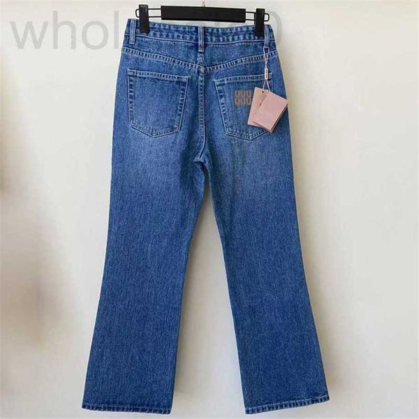 Mulheres Plus Size Calças Designer Azul Mulheres Flared Jeans Calças Carta Luxo Mulher Denim Nove Quarter Calças Casual Trendy Jean 25 26 28 29 30 4B76