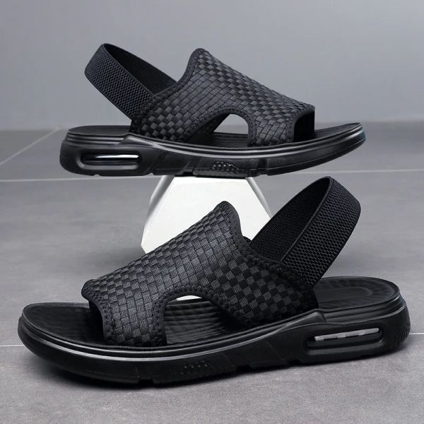 Sandálias Homens de verão esporte casual esporte ao ar livre chinelos de férias de praia moda korean cushion sapatos masculinos leves chinelos de caminhada confortáveis