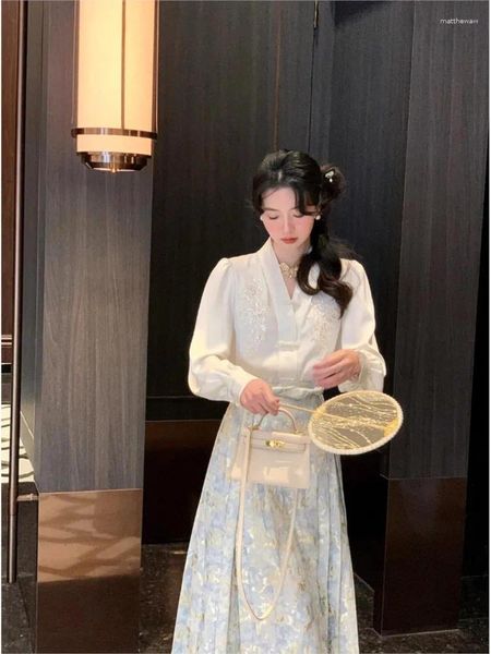 İş elbiseleri Çin tarzı takım elbise kadın at yüz elbise uzun etek ülke nakış zarif gömlek peri 2 parçalı