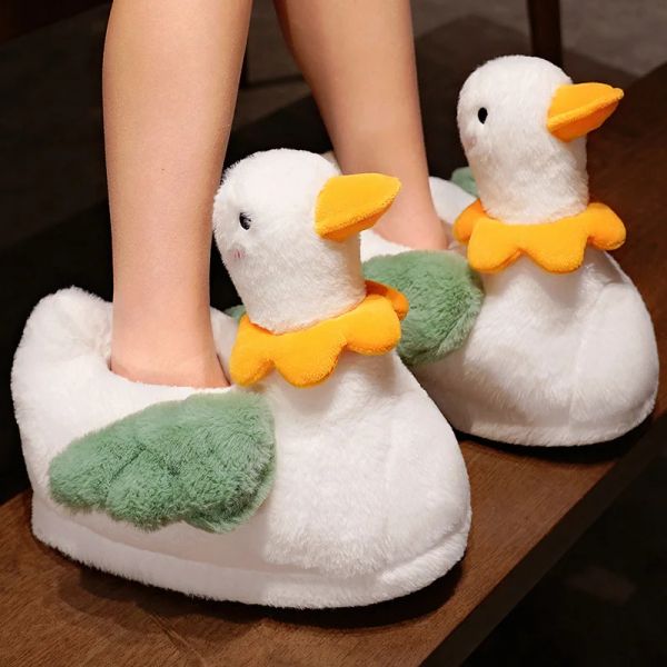 Slippers 2022 Novos desenhos animados de peles de peles brinquedo pato pato quente inverno sapatos adultos bonecas e mulheres itens domésticos internos