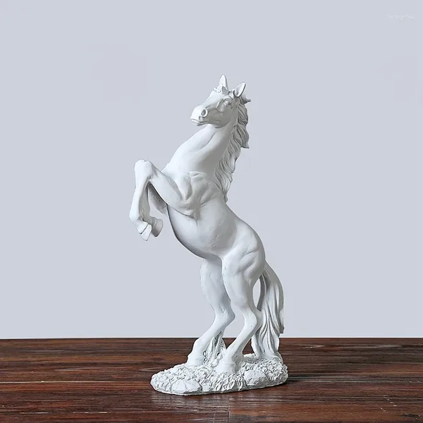 Statuette decorative Statua di scultura di cavallo da guerra Artigianato moderno Animale in resina Modello artistico Regalo Home Office Tavolo Bar Decorazione Accessori