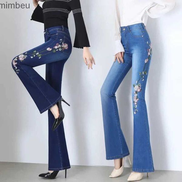 Calças de brim femininas bordado flare jeans feminino elasticidade bell-bottoms jeans para meninas calças azuis claras tamanho grande feminino casual denim calças c24318