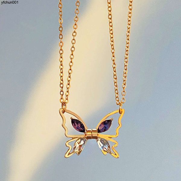 Collana con coppia di farfalle intarsiate con zirconi personalizzati, in lega, con assorbimento magnetico creativo, catena con collare scavato, regalo per amici