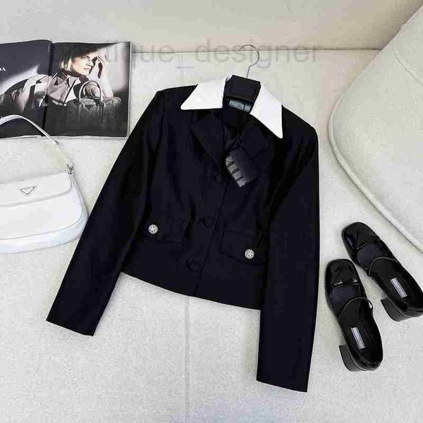 Damenanzüge, Blazer, Designer-Farbblock-Revers, Retro-elegant, Prinzessinnen-Stil, kurze Anzugjacke, Schnalle, Strickjacke, Rock 0M39