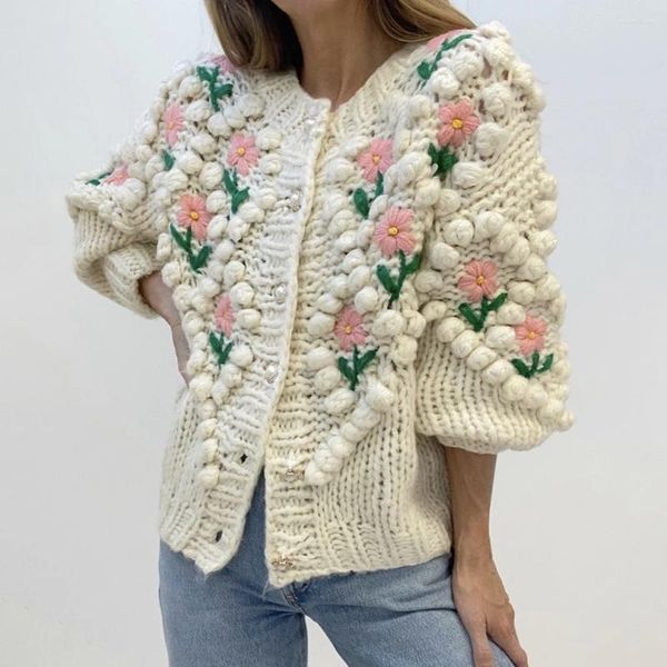 Maglieria da donna 2024 Donna Alla moda Versatile Top Crochet Ricamo Torsione Bottone in perla Maglione lavorato a maglia Giacca cardigan da indossare ogni giorno