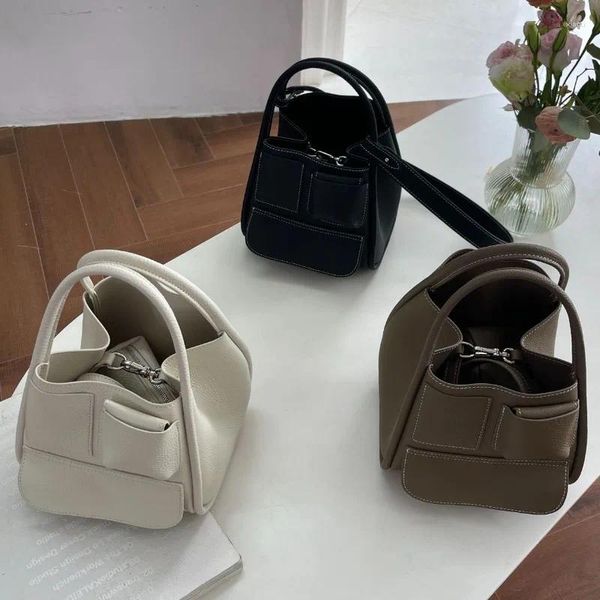 Borse a tracolla Borsa coreana Pendolare femminile a secchiello di grande capacità per donna Crossbady Bolsas Mujer Bolsos in vera pelle