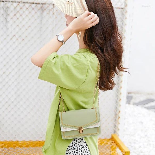 Umhängetaschen Japan und Südkorea Damen bestickte kleine quadratische Messenger Bag Kontrast Handy Kettenschloss