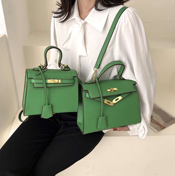 Fábrica Atacado Mulheres Saco Elegante Atmosfera Lichia Padrão Portátil Sacos De Ombro Verde Moda Ombros Bolsas Joker Couro Messenger Bolsa 8222 GRYRT