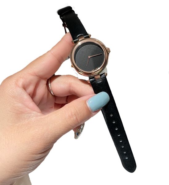 2024 Luxe Orijinal Gu Zamansız Bayanlar İzle Deri İzle Band Strap Kadınlar İzler Yüksek Kaliteli Tasarımcı Lüks Saat Erkekler İzle 28mm 42mm Siyah Kahverengi Yeni Stil