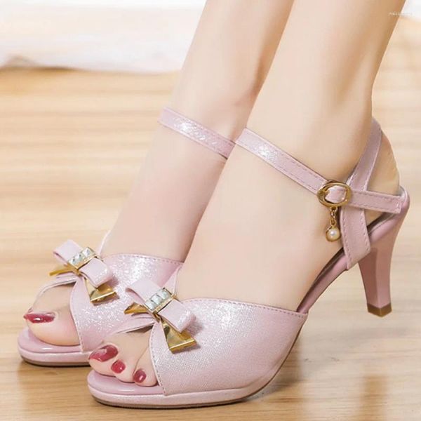 Scarpe eleganti Sandali da donna con fiocco Lettera strass Tacchi alti a spillo Sandali spuntati rosa singoli in raso sexy