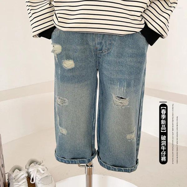 Pantaloni 2024 Pantaloni primaverili per bambini blu per bambini Jeans strappati Ragazzi freschi e selvaggi