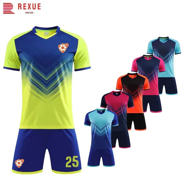 Maglie da calcio Club Set per uomo Bambini Quick Dry 2 pezzi Abbigliamento sportivo 2324 Stagione Uomo Bambino Uniforme da calcio Tuta personalizzata 240306