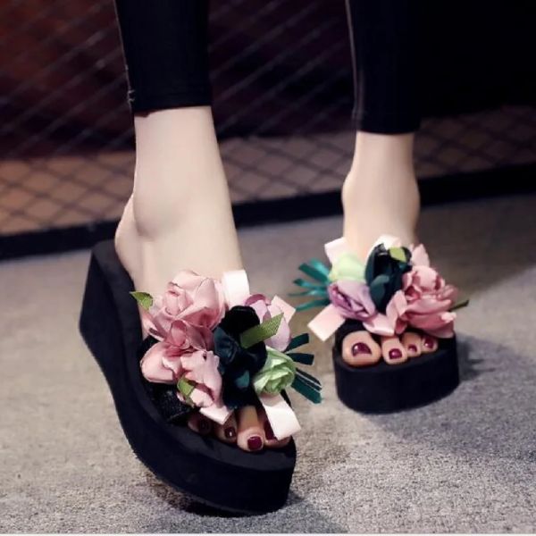 FLOPS SUMMER NOVO fora do estilo coreano Fashion Wedges Cutout Flowers Plus Tamanho 41 42 Mulheres Flipflops Sandals Ladies 2204