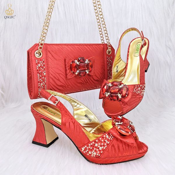 Pompe QSGFC Colore rosso Lady Elegant Lady Fashion Peep Toe Shoe Bride Comfort Party Ladies Scarpe e borse Set per donne