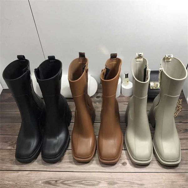 59% DI SCONTO Scarpe sportive 2024 Tubo alto pioggia autunno/inverno nuove donne alla moda fondo spesso testa quadrata cerniera laterale antiscivolo e resistenti all'usura stivali da moto cavaliere