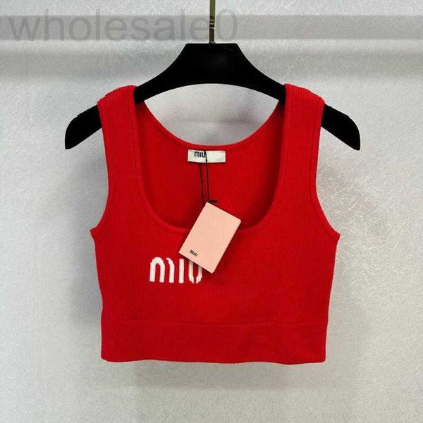 Damen-Tanktops, Camis, Designer, frühes Frühjahr, neu, Miu Nanyou Gaoding, süßer und würziger Yujie-Stil, schlankes U-Ausschnitt-Fit, kurzer Buchstabe, vielseitiges gestricktes Tanktop 18HB