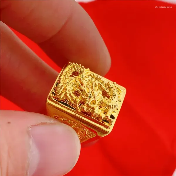 Anéis de Cluster Real 18k Cor de Ouro Relevo Dragão Padrão Anel para Amante Homens Bro Pai Festa Aniversário Dedo Jóias Presente Não Desaparece