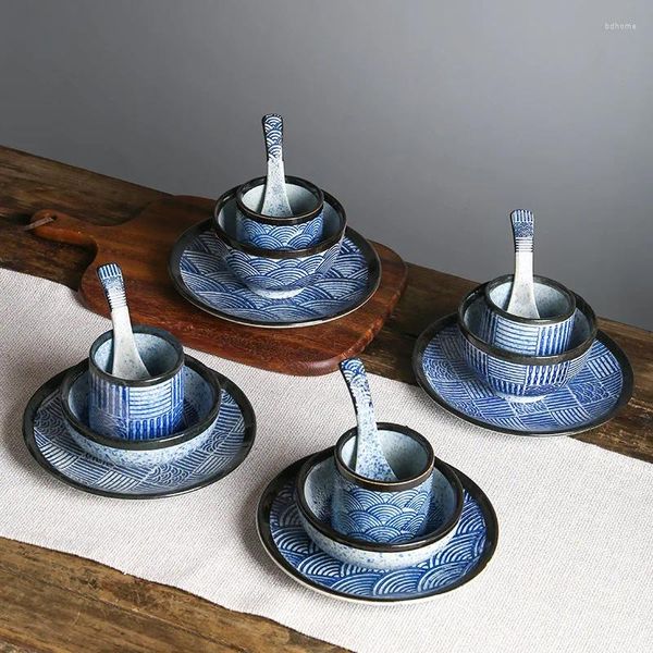 Set di posate giapponese coreano in ceramica commerciale onda ondulata set da 4 pezzi ciotola di riso piatto di osso cucchiaio tazza pentola barbecue ristorante stoviglie