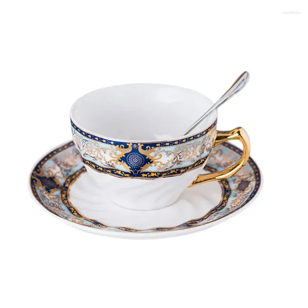 Canecas Luxo Café Gold Handle Porcelana Caneca Britânica China Osso Tarde Chá Xícara com Flor e Pires Terno