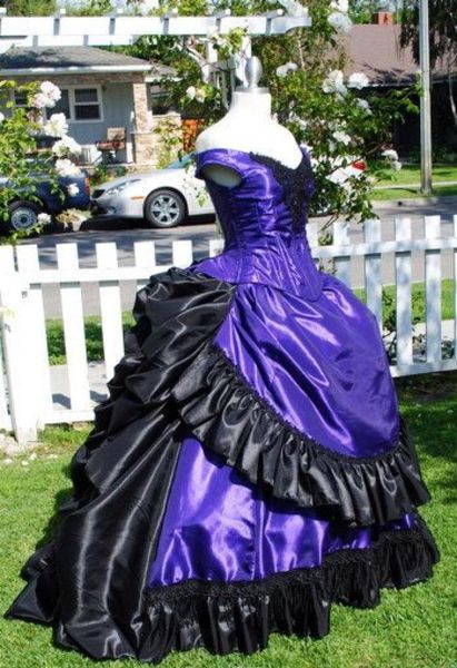 Gotik Viktorya Bal Balo Elbise Omuz Mor ve Siyah Prenses Gelinlikleri Artı Boyut Çöp De Mariee2841975