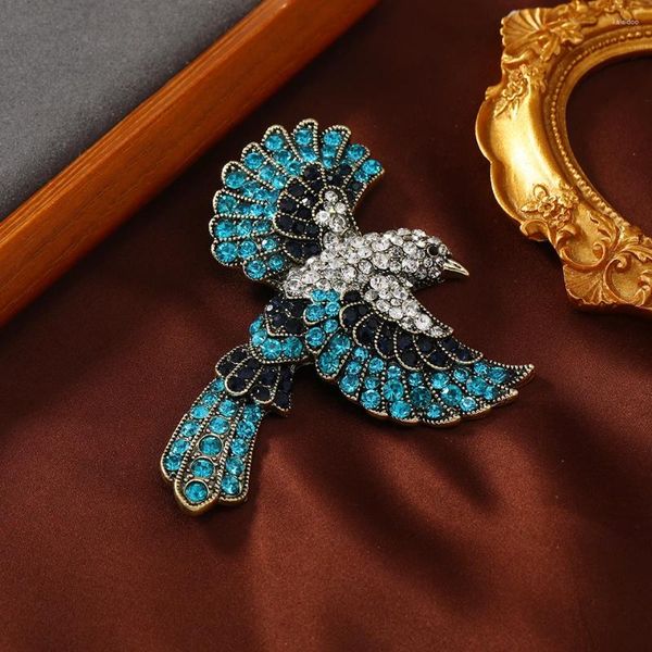 Broches Morkopela Vintage Big Flapping Bird Strass Broche Pin Animal de Luxo para Mulher Homem Jóias Presente