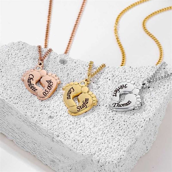 Collane con ciondolo di design alla moda Ciondolo per collana con nome per bambino intagliato al laser in acciaio inossidabile di vendita caldo con accessori personalizzati per piedi intarsiati con diamanti