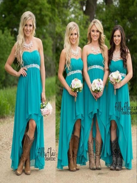 Abiti da damigella d'onore country da spiaggia verde acqua 2020 Abiti da sposa corti in chiffon Plus Size Abiti da damigella d'onore per feste in rilievo impero alto basso 5416067