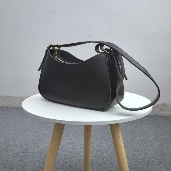 Totes bolsas femininas 2024 primavera e verão moda high-end retro simples nicho versátil de um ombro cruz-corpo