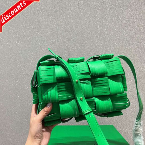 Store Hochwertige Design-Tasche 2024 Neu gefertigtes Quasten-Kleinquadrat-Kissen Wolke Tofu-Leder Diagonales Schulterabdruck-Set