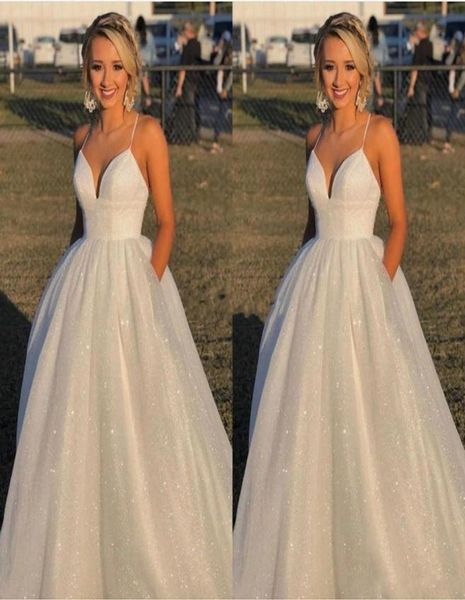 Praia boêmio simples brilhante plus size a linha vestido de casamento vestidos de noiva cintas de espaguete vneck varredura trem estilo country com poc6077134