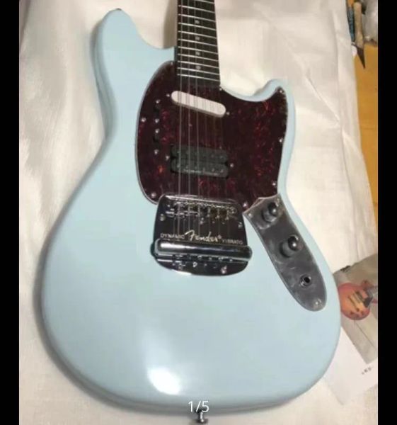 Gitarre Blue Mustang Korpus aus massivem Lindenholz, glänzende Oberfläche. Kostenlose Lieferung