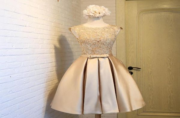 Vestido de baile curto vestido de dama de honra ouro cetim vestidos de festa na altura do joelho vestidos de convidados de casamento com arco9260065
