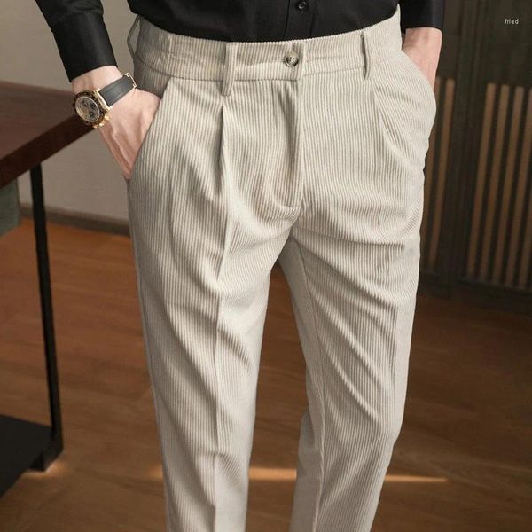 Calças masculinas Slim Fit Calças Casuais Mens Primavera Vintage Cor Sólida Corduroy Straight Homens Streetwear Moda Plissada Lápis
