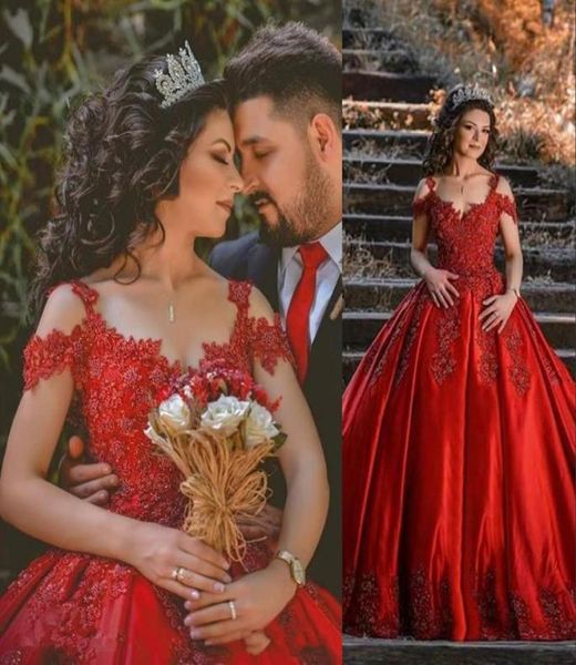 2021 Роскошные красные платья Quinceanera Бальное платье с открытыми плечами Кружевные аппликации Хрустальные бусины Плюс Размер Вечерние платья для выпускного вечера 3816291