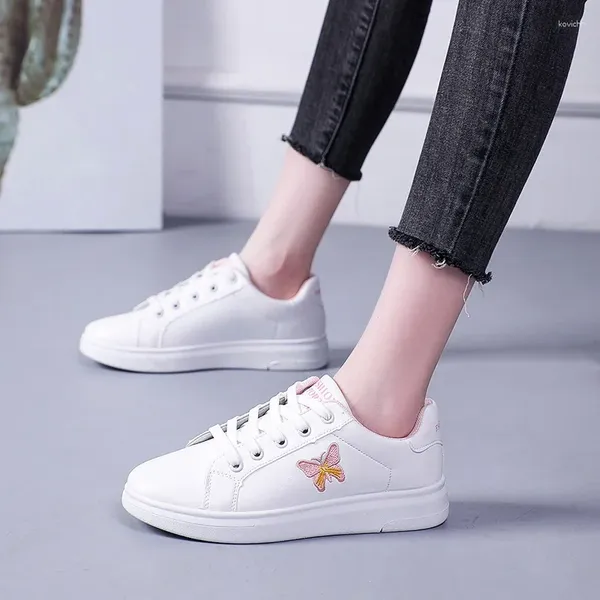 Scarpe casual 2024 Primavera ed estate Moda stile piatto Punta tonda Sneakers con lacci a farfalla Comode passeggiate da donna