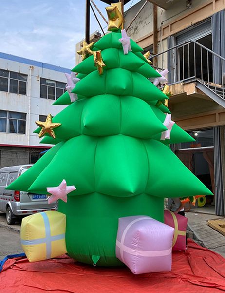 Maßgeschneiderter Outdoor-Gigant 8 mH (26 Fuß) mit Gebläse, grüner, aufblasbarer Weihnachtsbaumschmuck, Geschenkboxen verziert