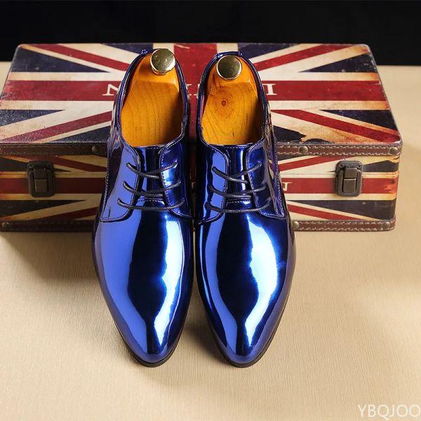 Обувь мужчина свадебная обувь золотая синяя красная белая оксфордская обувь дизайнер дизайнер заостренные туфли для ноги обувь большого размера 3748 патентная кожа
