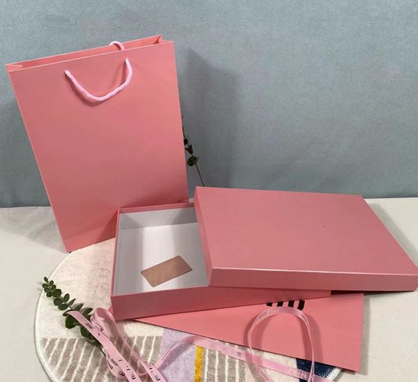 Designer-rosa Geschenkbox, klassisches Logo, Parfüm, Hemd, T-Shirt, Schal, Geldbörse, Verpackung, Box, Handtasche, Band, Karte, Geschenkverpackung, Geschenkpapier