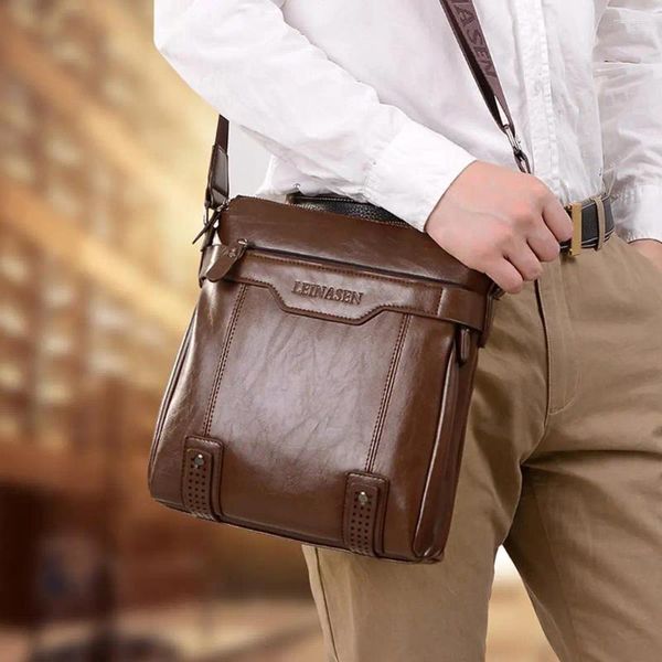 Borse a tracolla Moda uomo solido Borsa con cerniera in pelle PU Borsa a tracolla casual con patta quadrata maschile per viaggi e vacanze