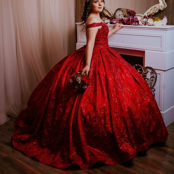 Abito Quinceanera rosso lucido Abito da ballo Dolce 16 Abito Applique Perline di pizzo Abito da principessa per feste di laurea 15 Abiti XV Anos