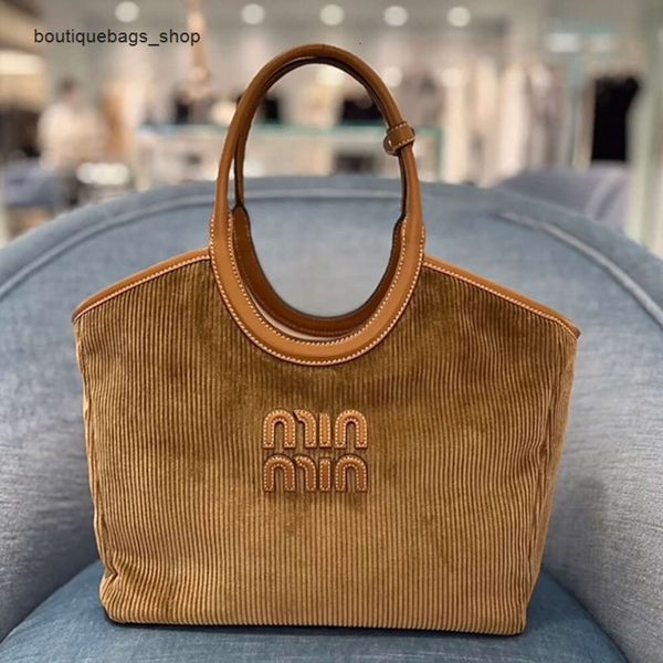 Bolsas de marca por atacado de moda transfronteiriça outono/inverno novo lâmpada de vento antiga veludo veludo veludo de uma bolsa de ombro de ombro de grande capacidade feminino